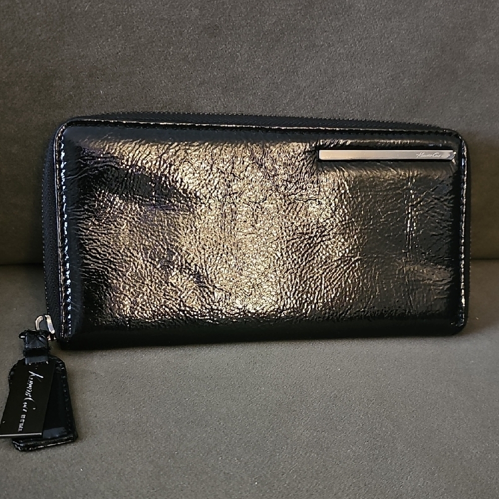 KENNETH COLE Zip Around Black Patent Leather Wallet